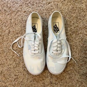 NWOB Vans Authentic Sneakers in Bleach Wash/Ballad Blue Size 6.5/8